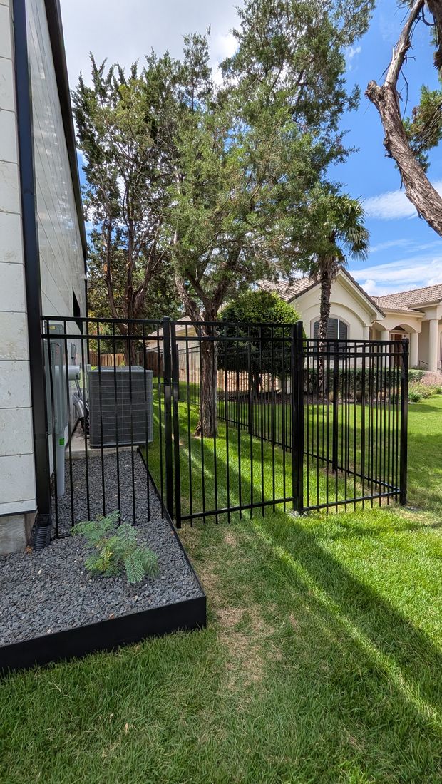 Steel yard fence