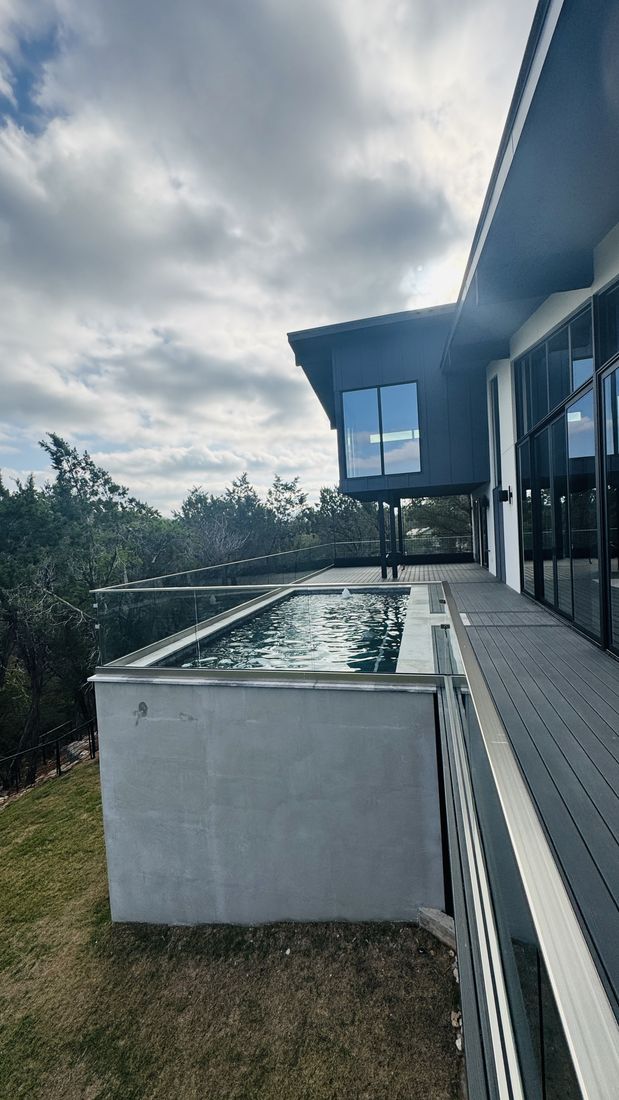 Pool-deck glass railing